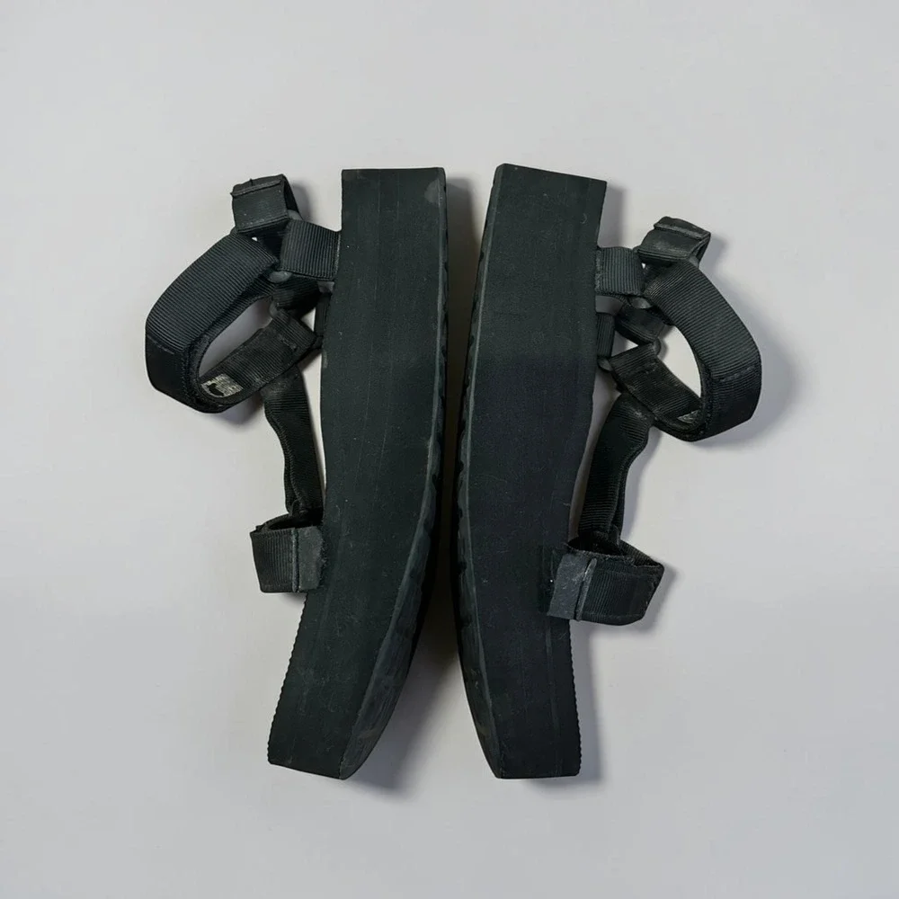 Teva Flatform Universal Sandals Womens 8 Black Chunky Gorpcore Platform Strappy